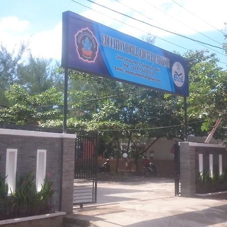 ホテルEdutel Undiksha Singaraja エクステリア 写真