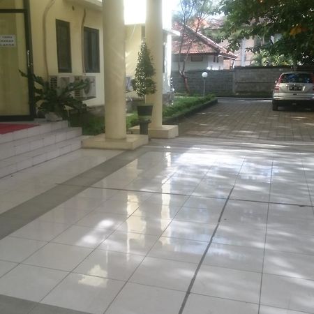 ホテルEdutel Undiksha Singaraja エクステリア 写真